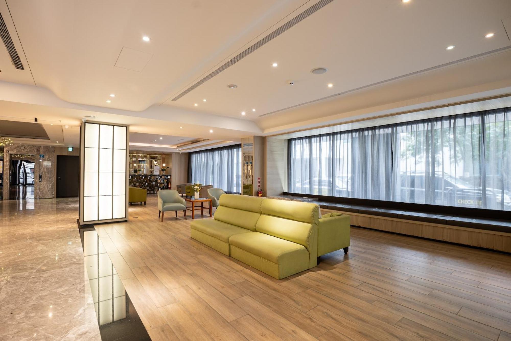 Check Inn Taichung Wenxin Zhongqing Dış mekan fotoğraf