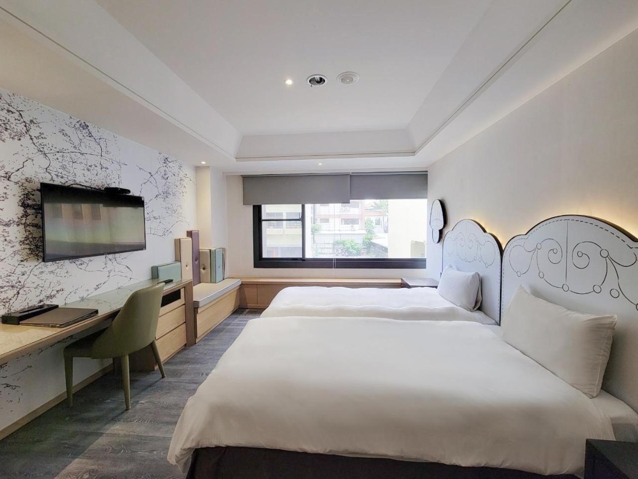 Check Inn Taichung Wenxin Zhongqing Dış mekan fotoğraf