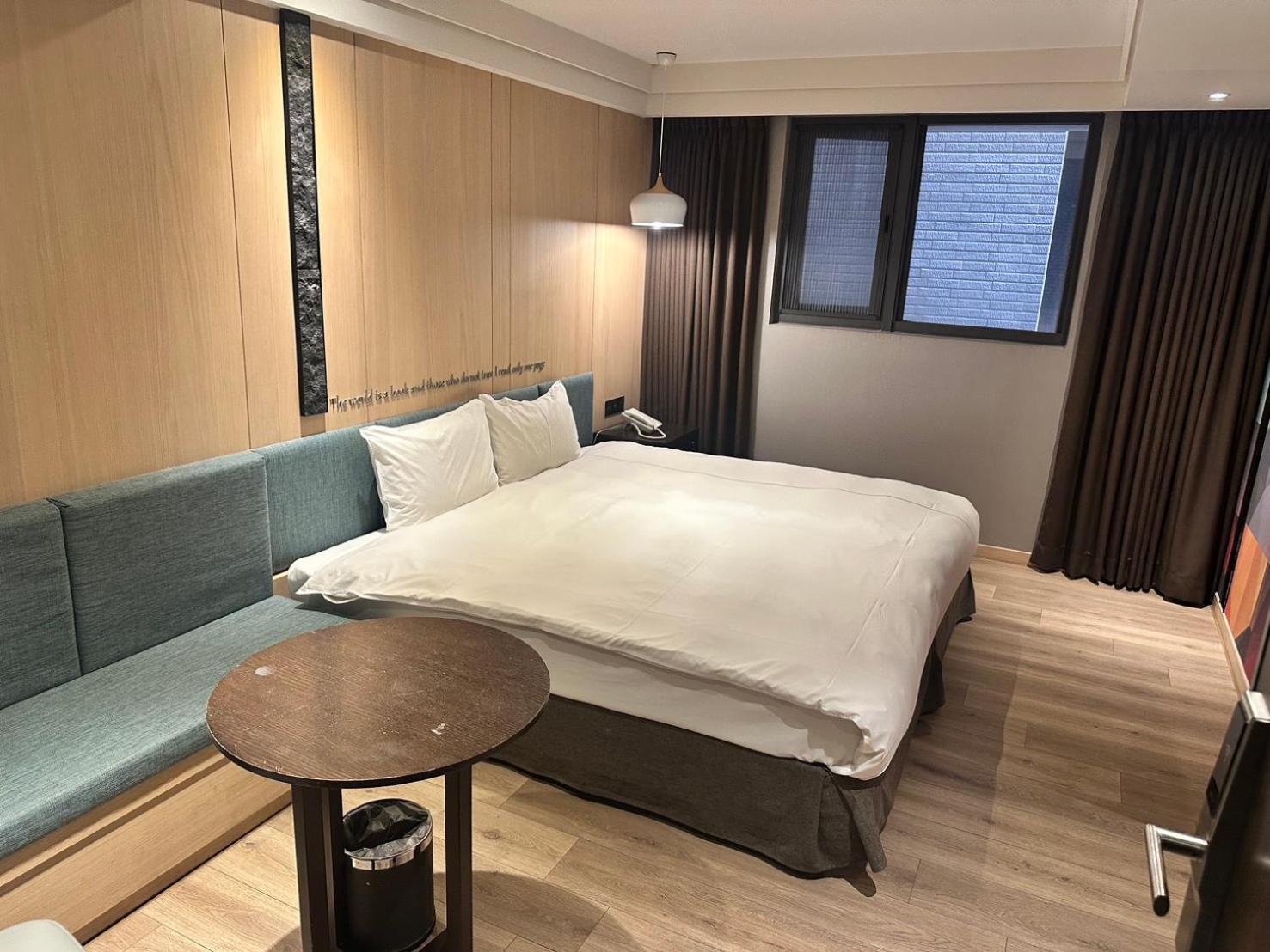 Check Inn Taichung Wenxin Zhongqing Dış mekan fotoğraf